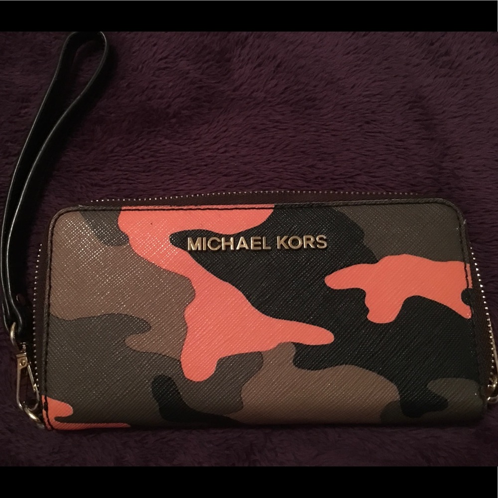 Michael Kors Phone Wallet Wrislet